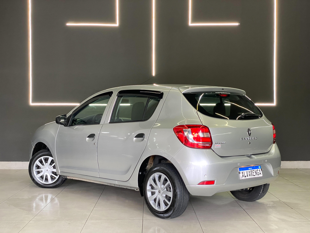 Renault Sandero Prata