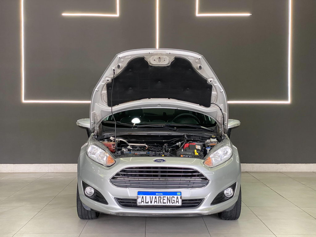 Ford New Fiesta Hatch Prata