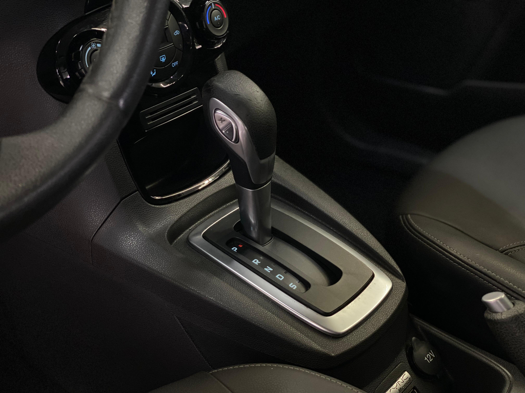 Ford New Fiesta Hatch Prata