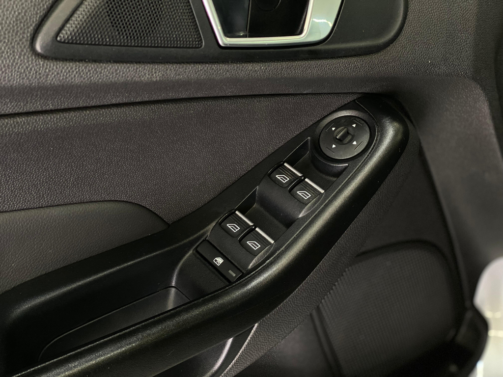 Ford New Fiesta Hatch Prata