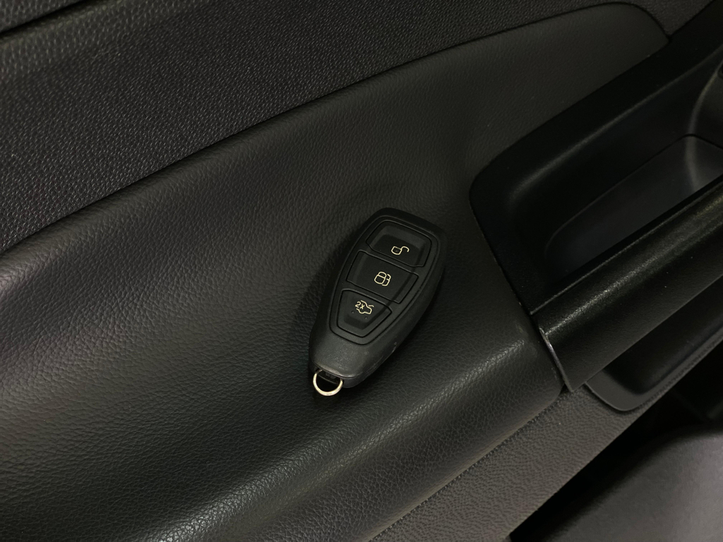 Ford New Fiesta Hatch Prata