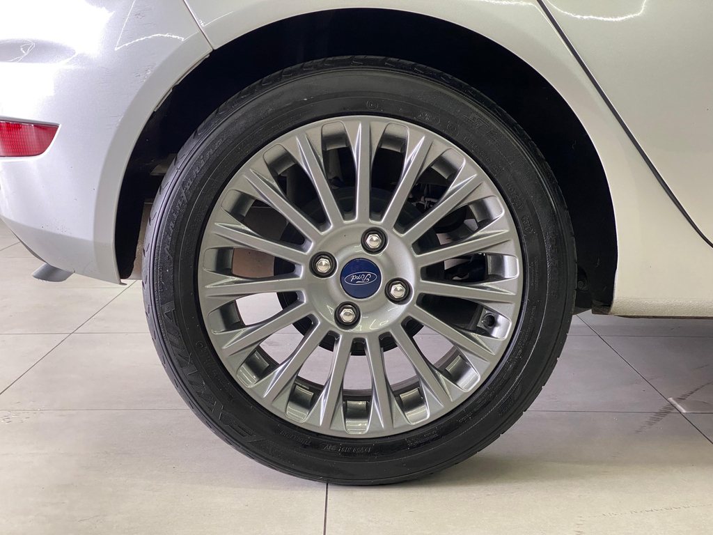 Ford New Fiesta Hatch Prata