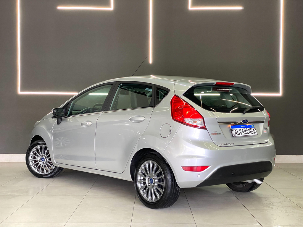 Ford New Fiesta Hatch Prata