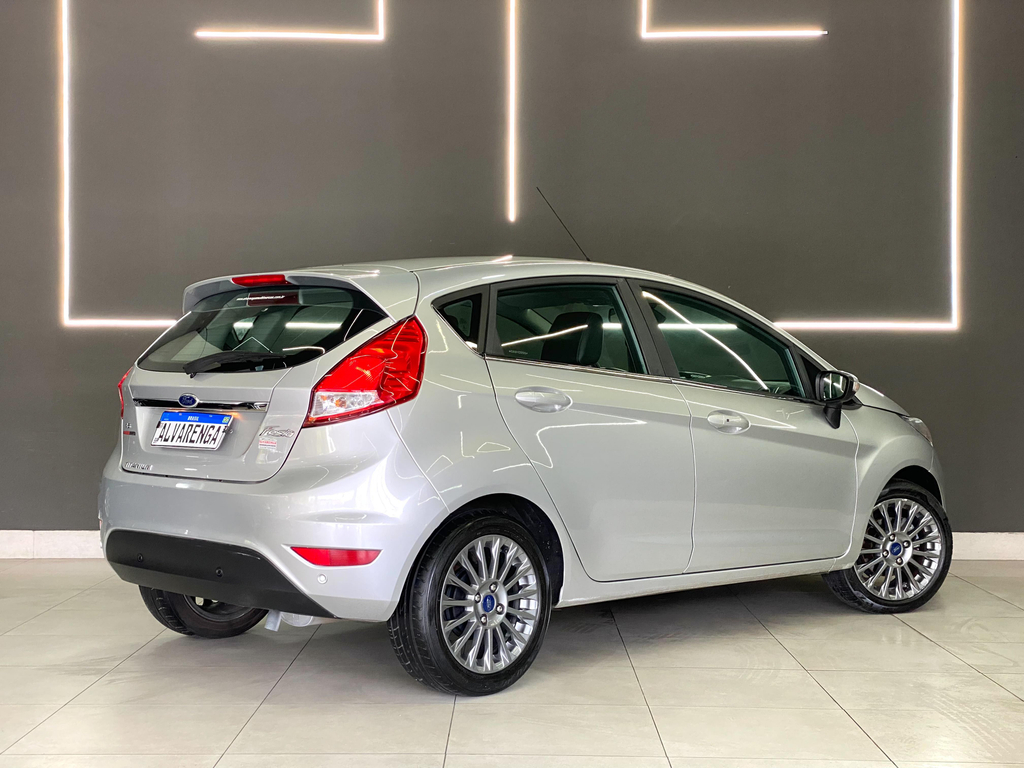 Ford New Fiesta Hatch Prata