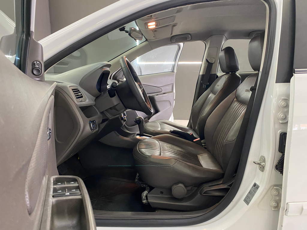 Chevrolet Cobalt Branco