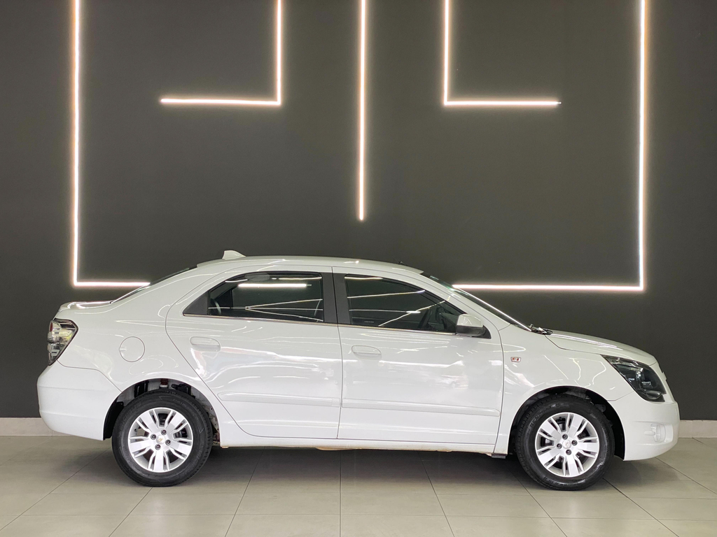 Chevrolet Cobalt Branco