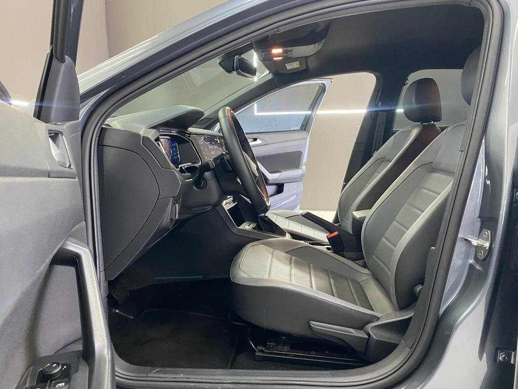 Volkswagen Nivus Cinza