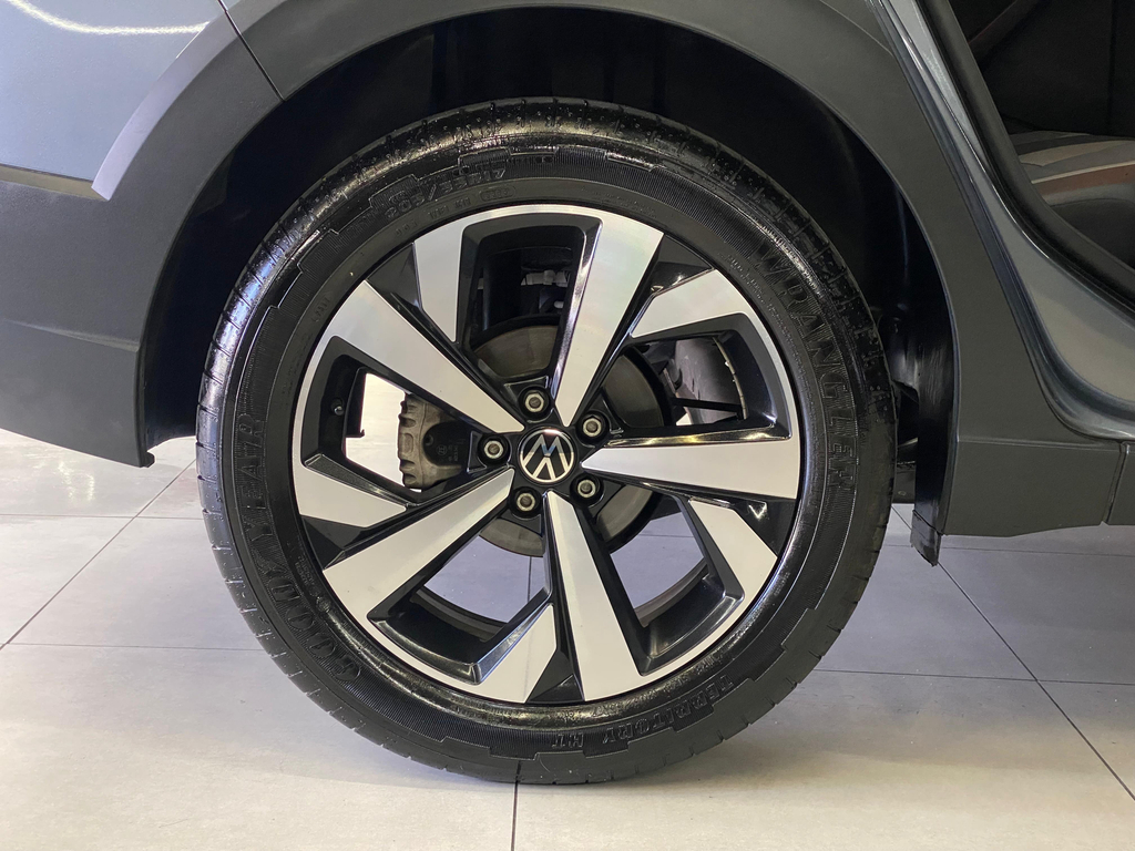 Volkswagen Nivus Cinza