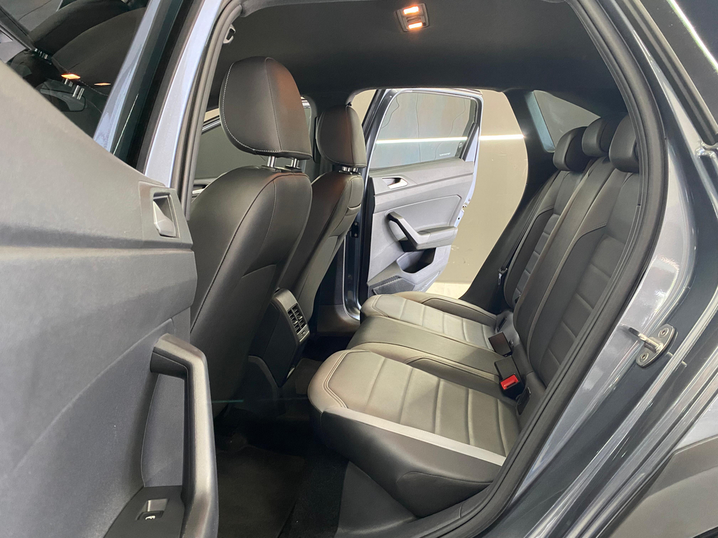 Volkswagen Nivus Cinza
