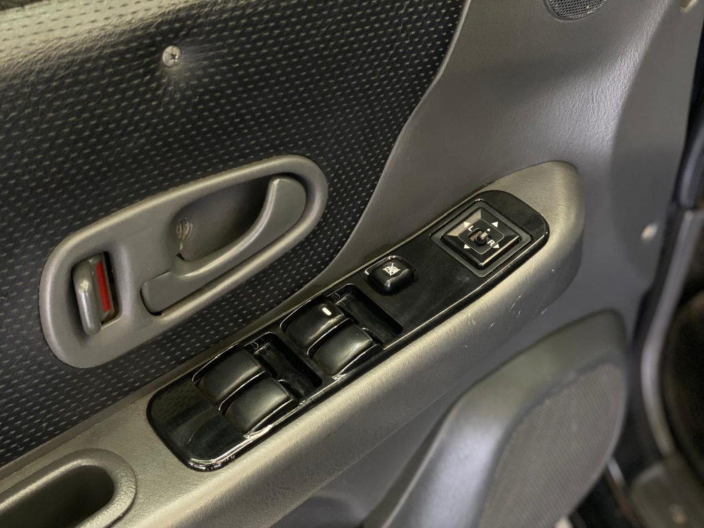 Mitsubishi Pajero Sport Preto