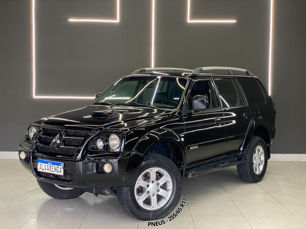 Mitsubishi Pajero Sport Preto