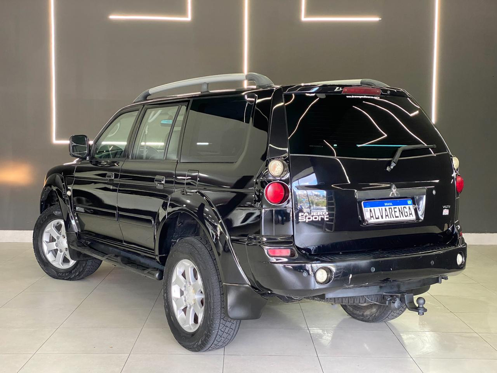 Mitsubishi Pajero Sport Preto