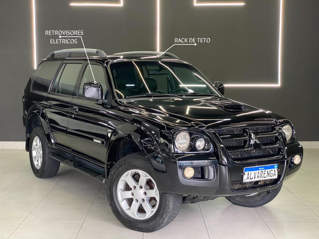 Mitsubishi Pajero Sport Preto