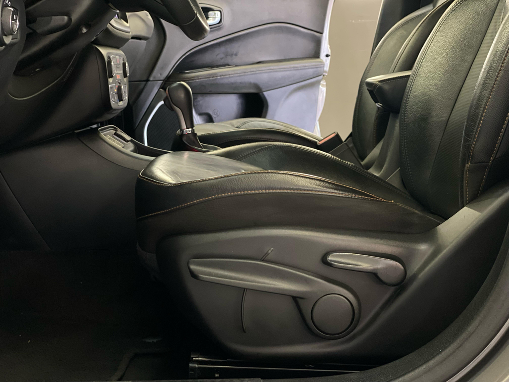 Jeep Compass Cinza