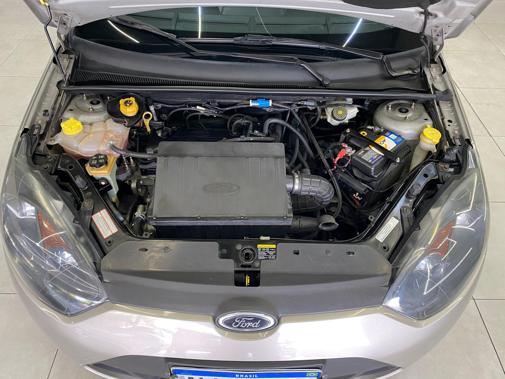Ford Fiesta Prata