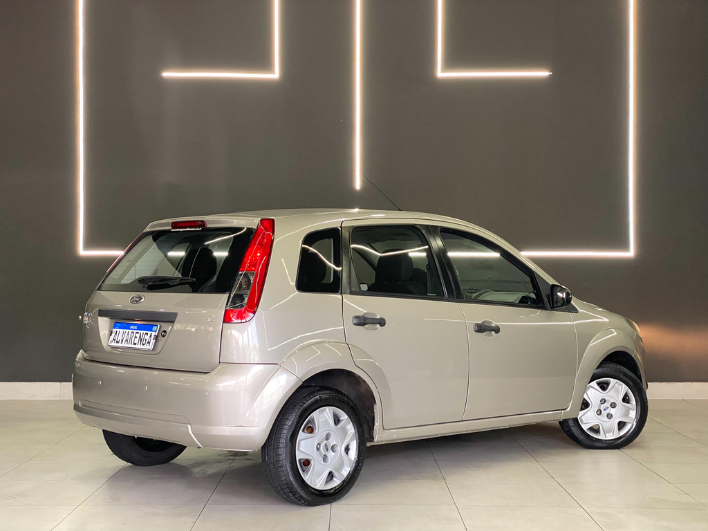 Ford Fiesta Prata