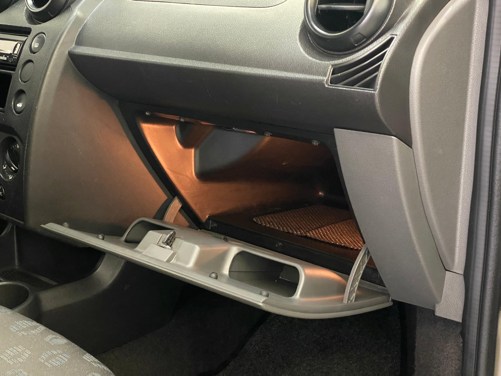 Ford Fiesta Prata