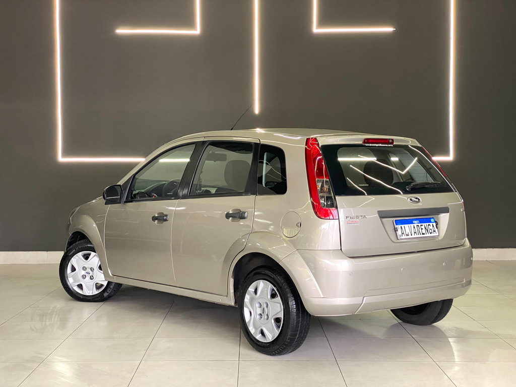 Ford Fiesta Prata