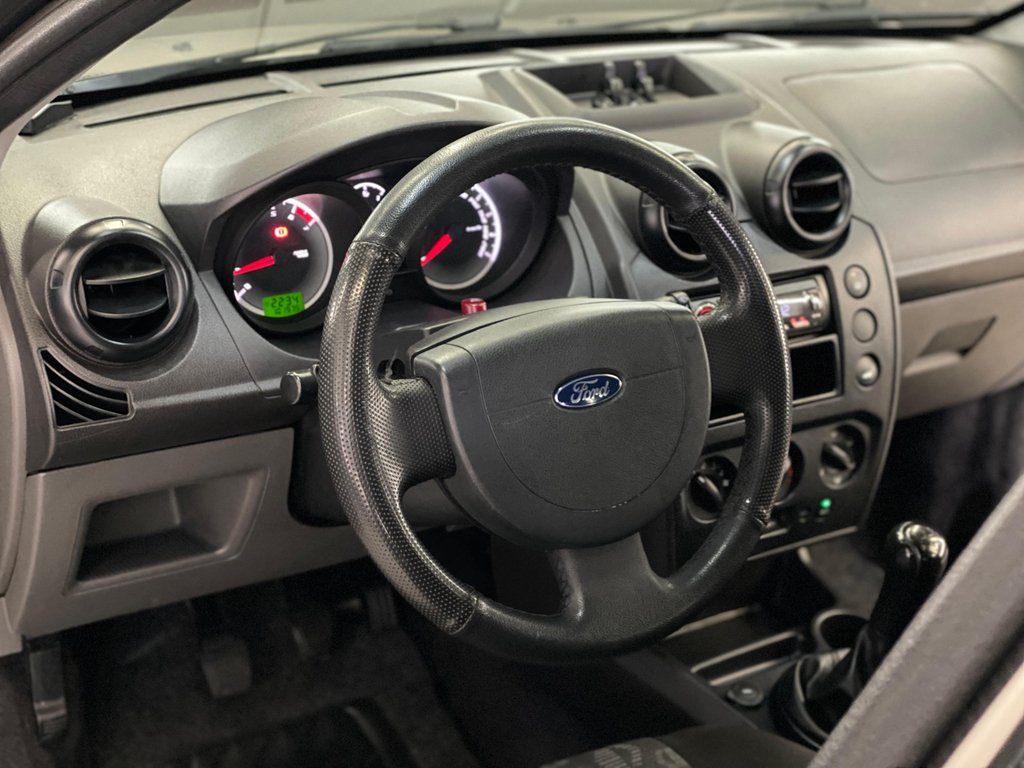 Ford Fiesta Prata