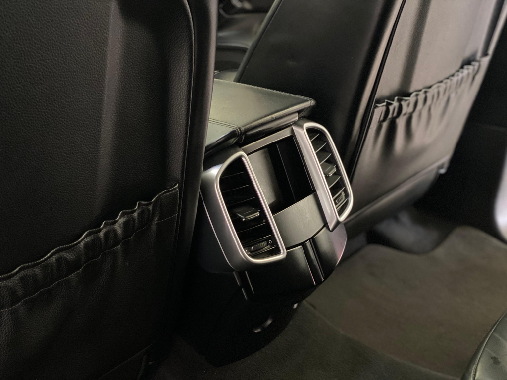 Porsche Cayenne Prata