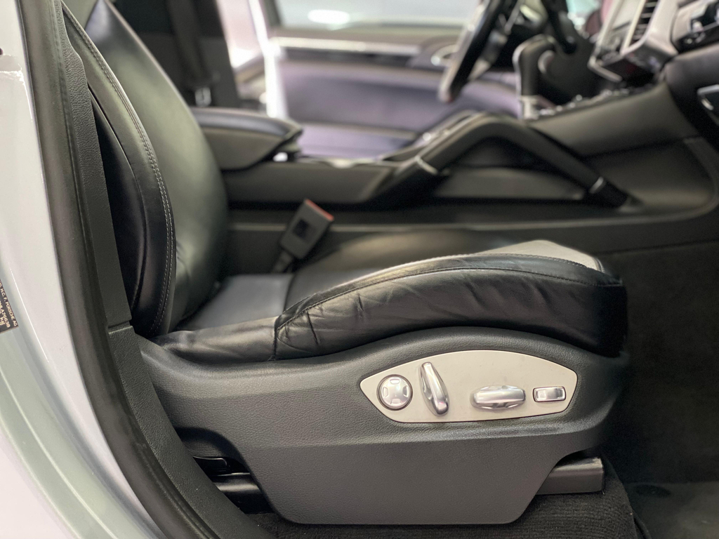 Porsche Cayenne Prata