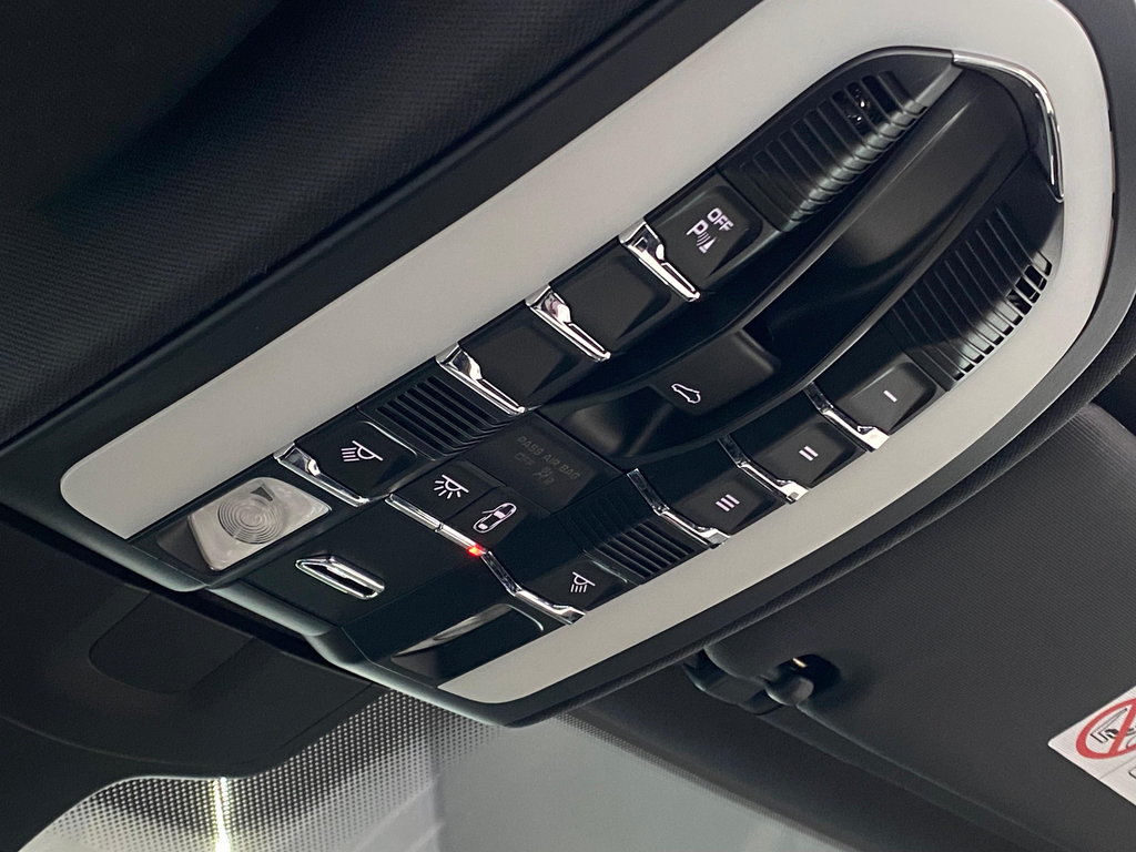 Porsche Cayenne Prata