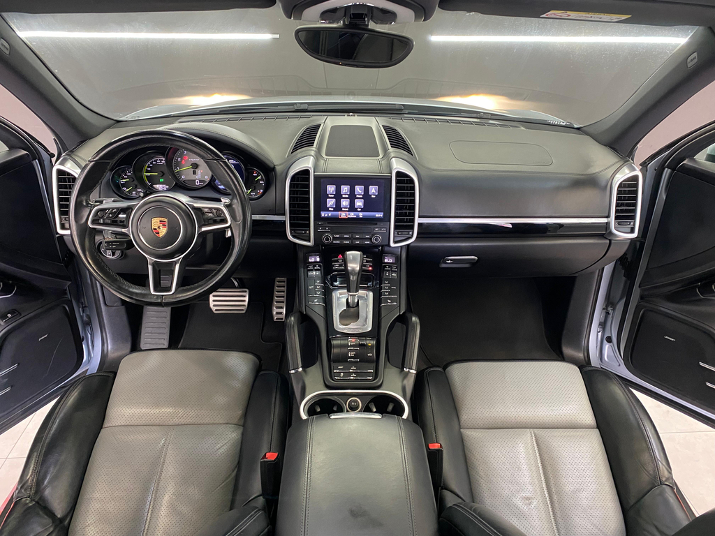 Porsche Cayenne Prata