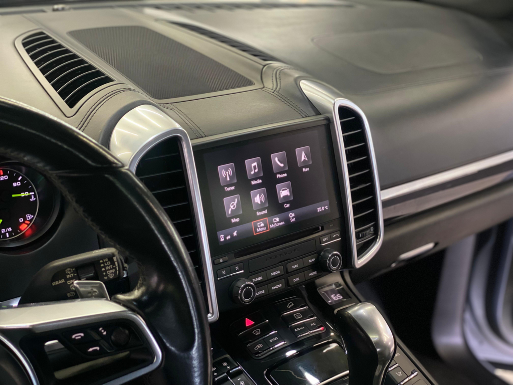 Porsche Cayenne Prata