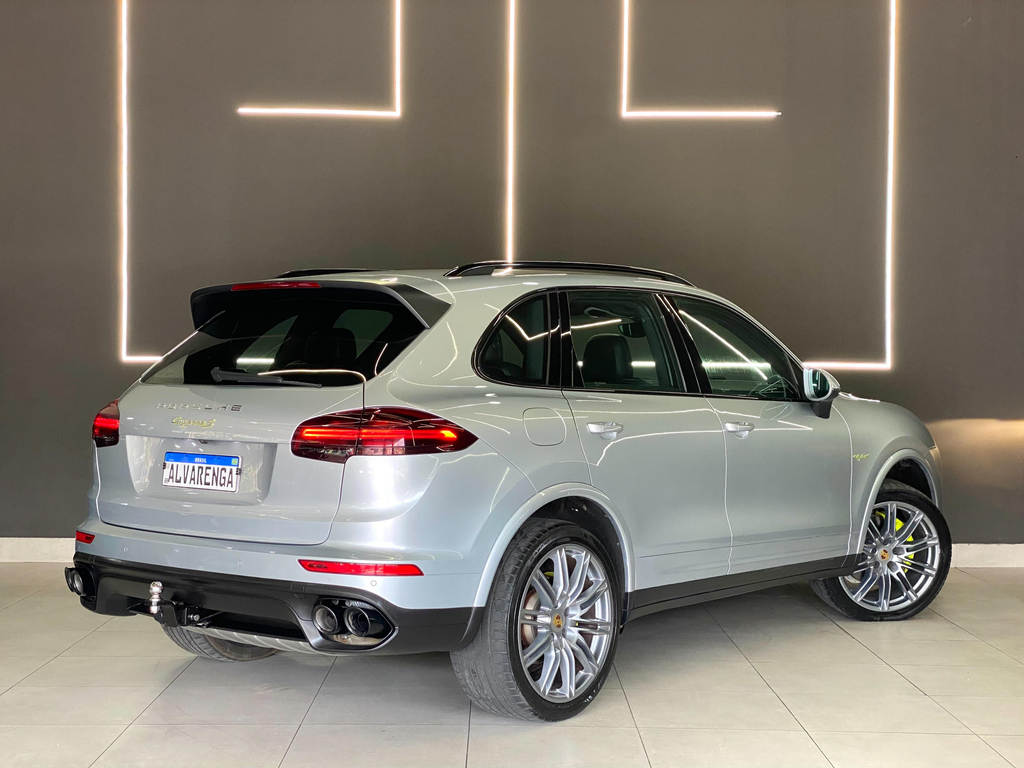 Porsche Cayenne Prata