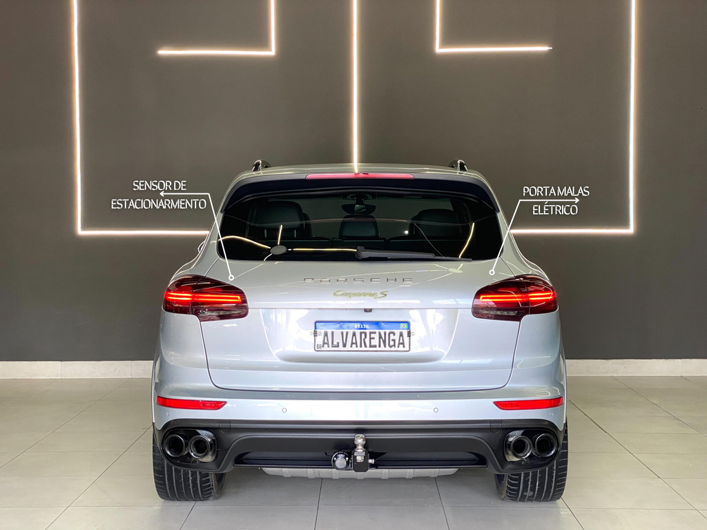 Porsche Cayenne Prata
