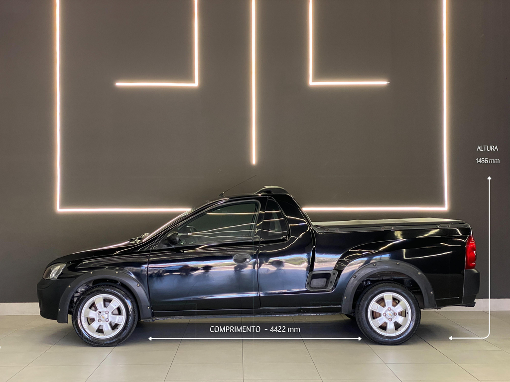 Chevrolet Montana Preto