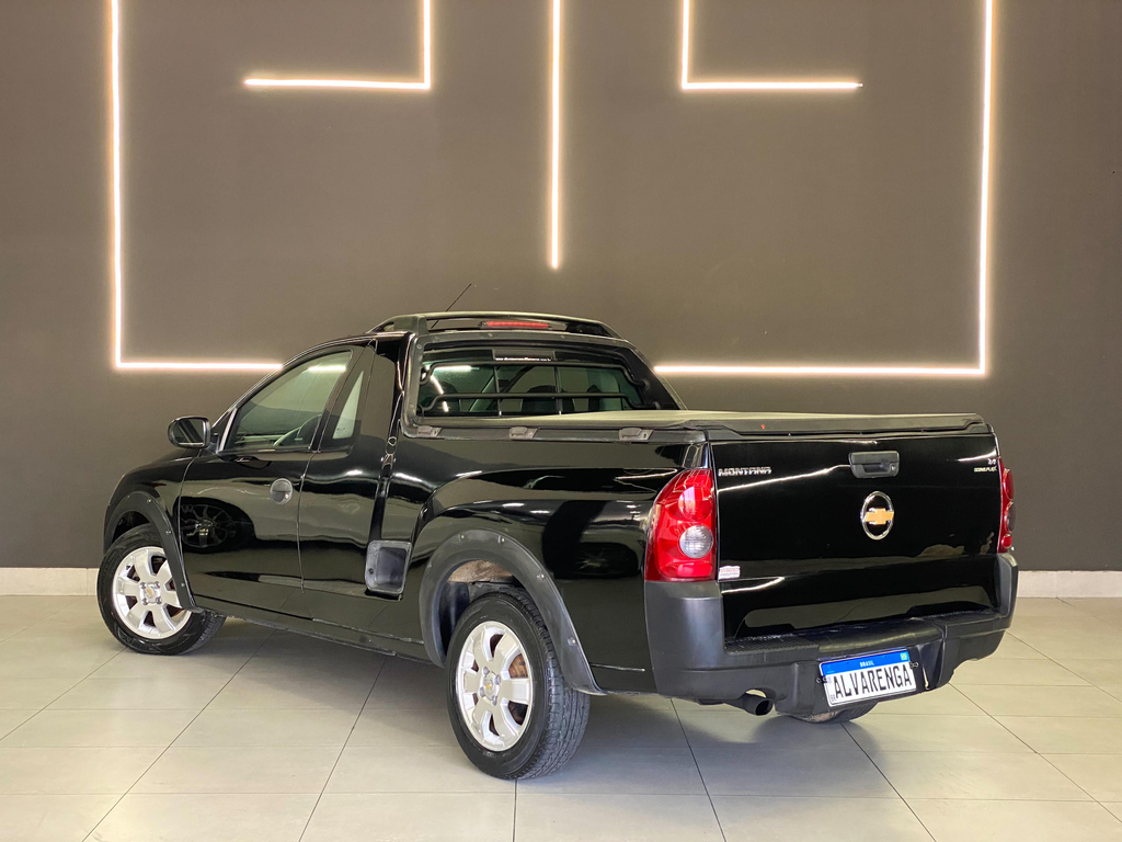 Chevrolet Montana Preto