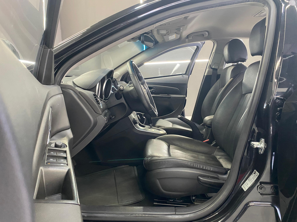 Chevrolet Cruze Sport6 Preto