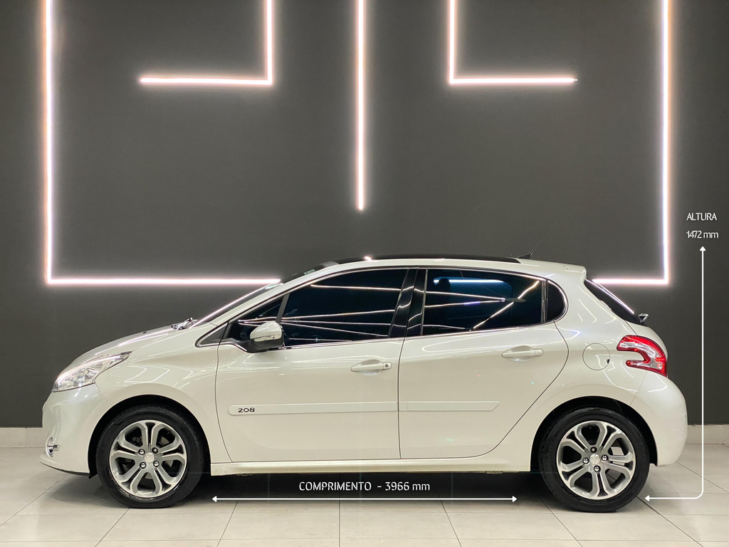 Peugeot 208 Preto