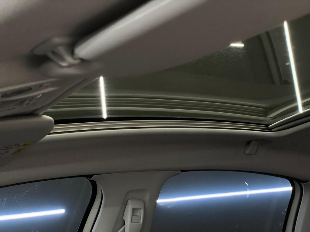 Peugeot 208 Preto