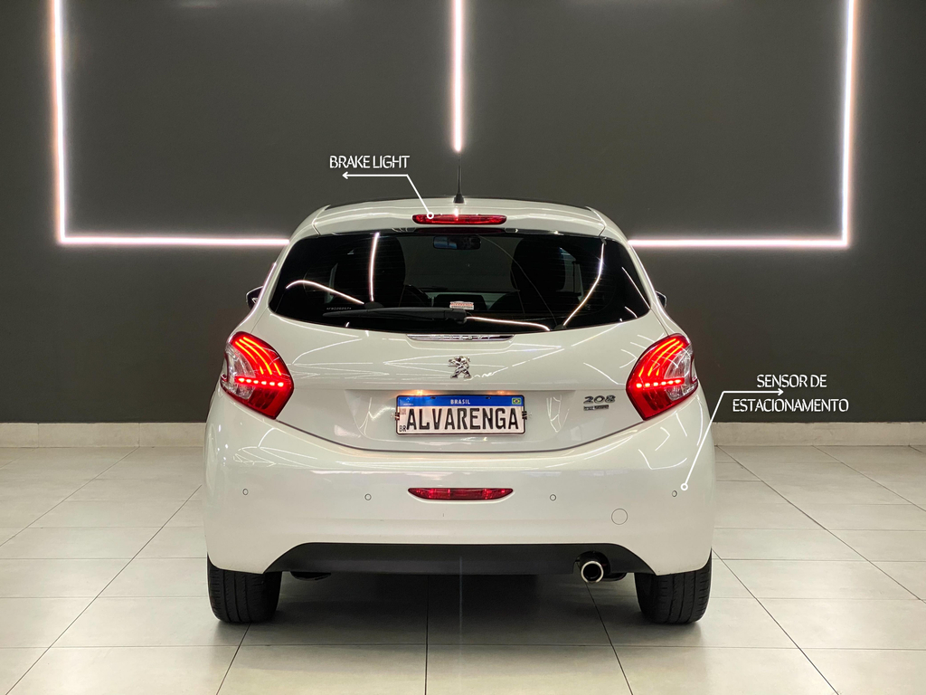 Peugeot 208 Preto