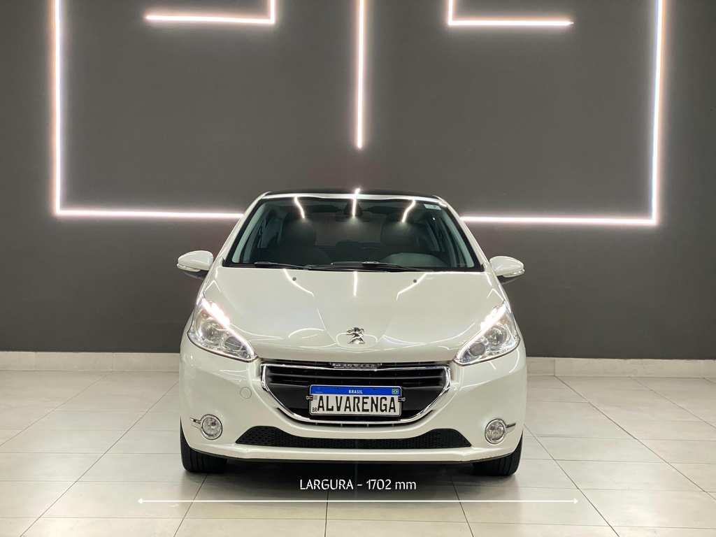 Peugeot 208 Preto