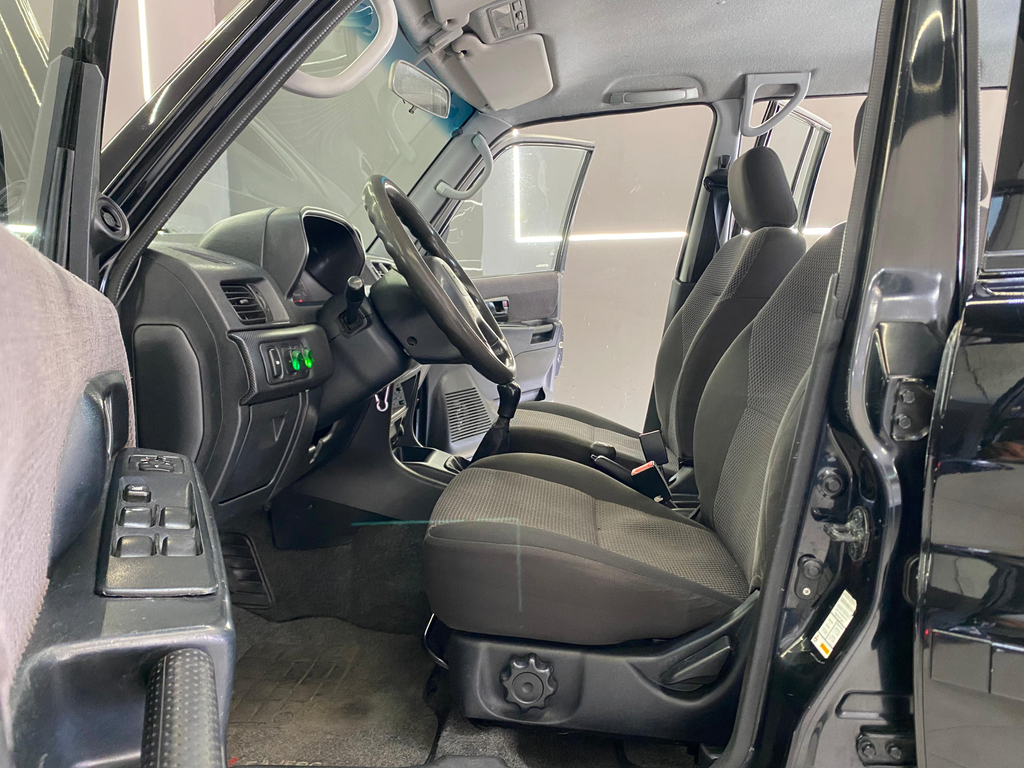 Mitsubishi Pajero TR4 Preto