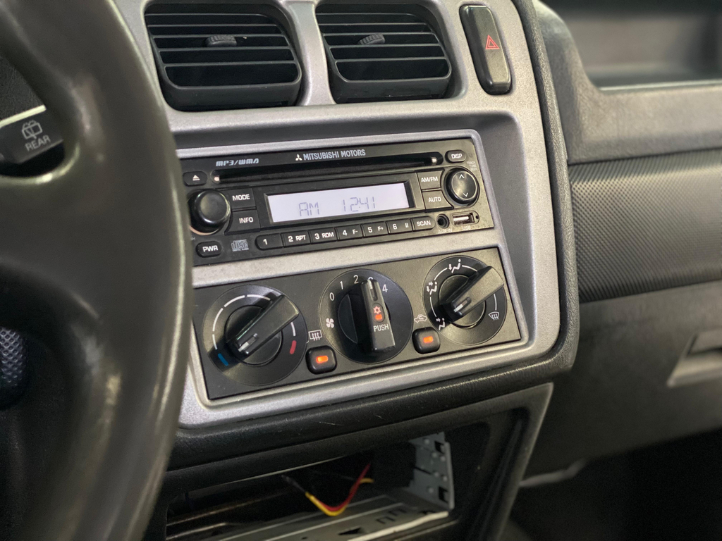 Mitsubishi Pajero TR4 Preto