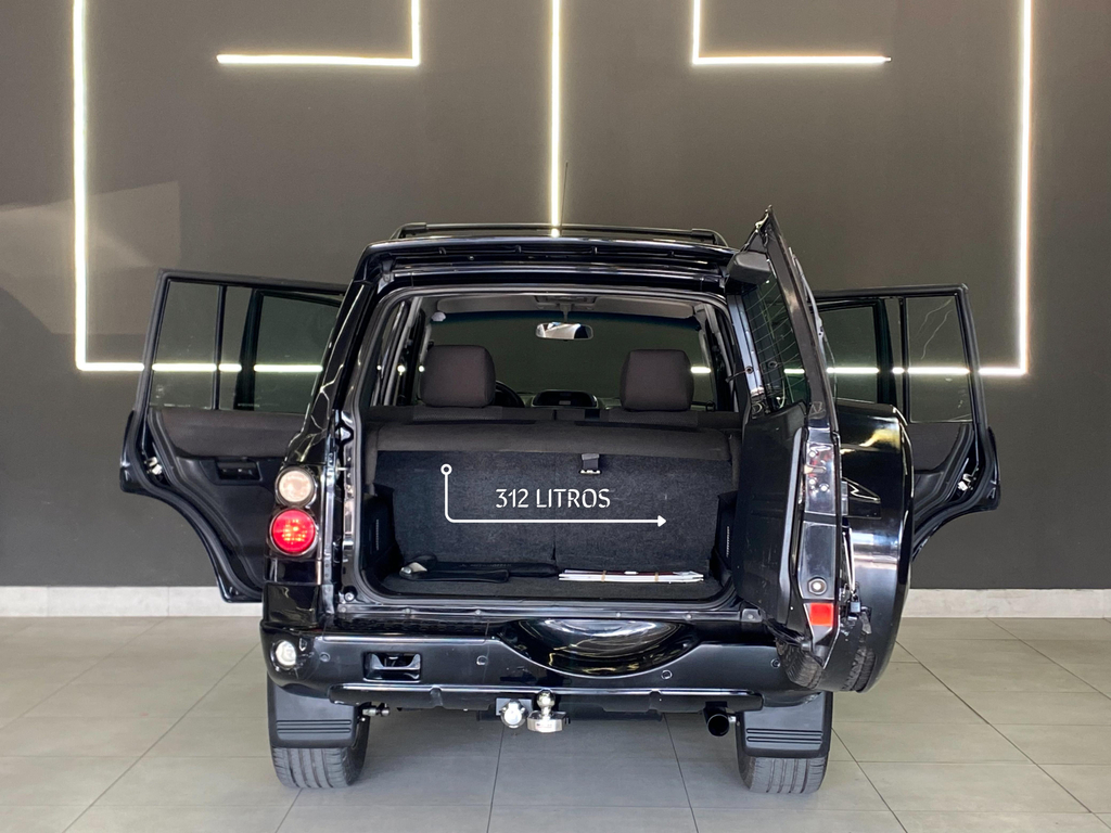 Mitsubishi Pajero TR4 Preto