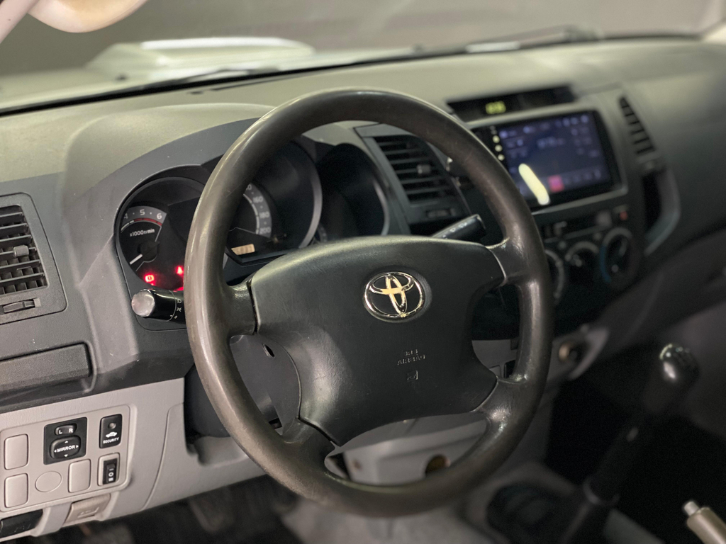 Toyota Hilux Cabine Dupla Prata