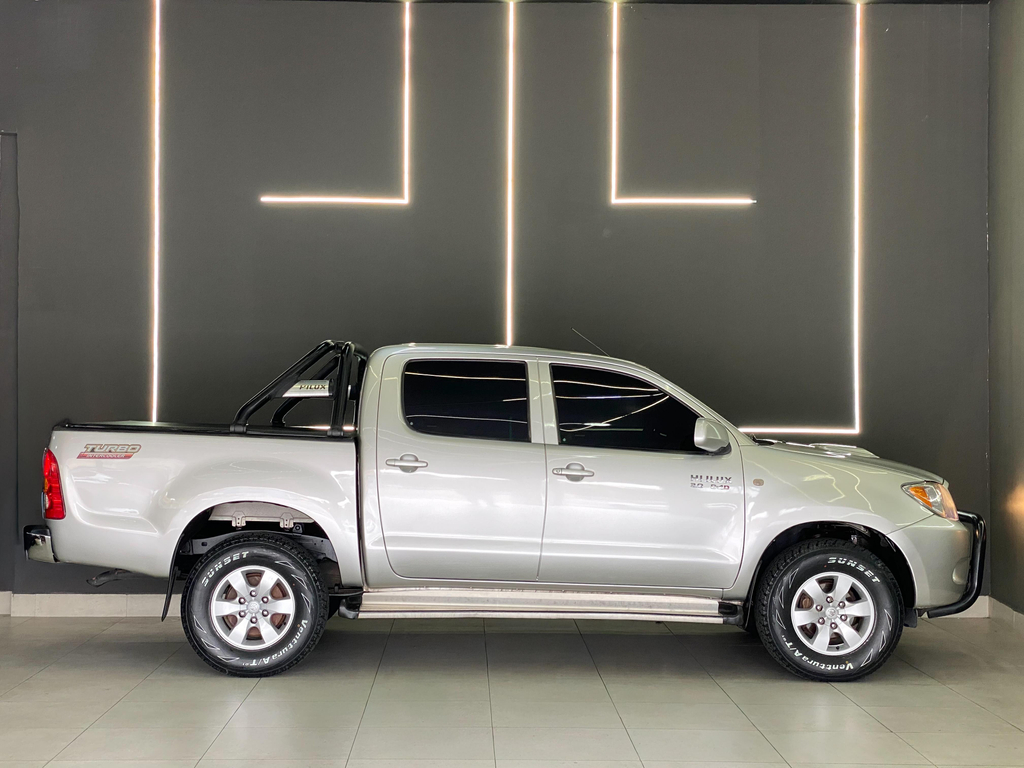 Toyota Hilux Cabine Dupla Prata