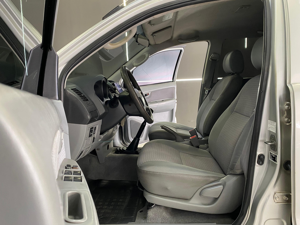 Toyota Hilux Cabine Dupla Prata