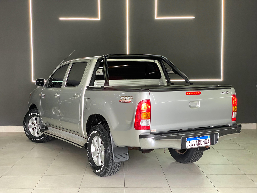 Toyota Hilux Cabine Dupla Prata