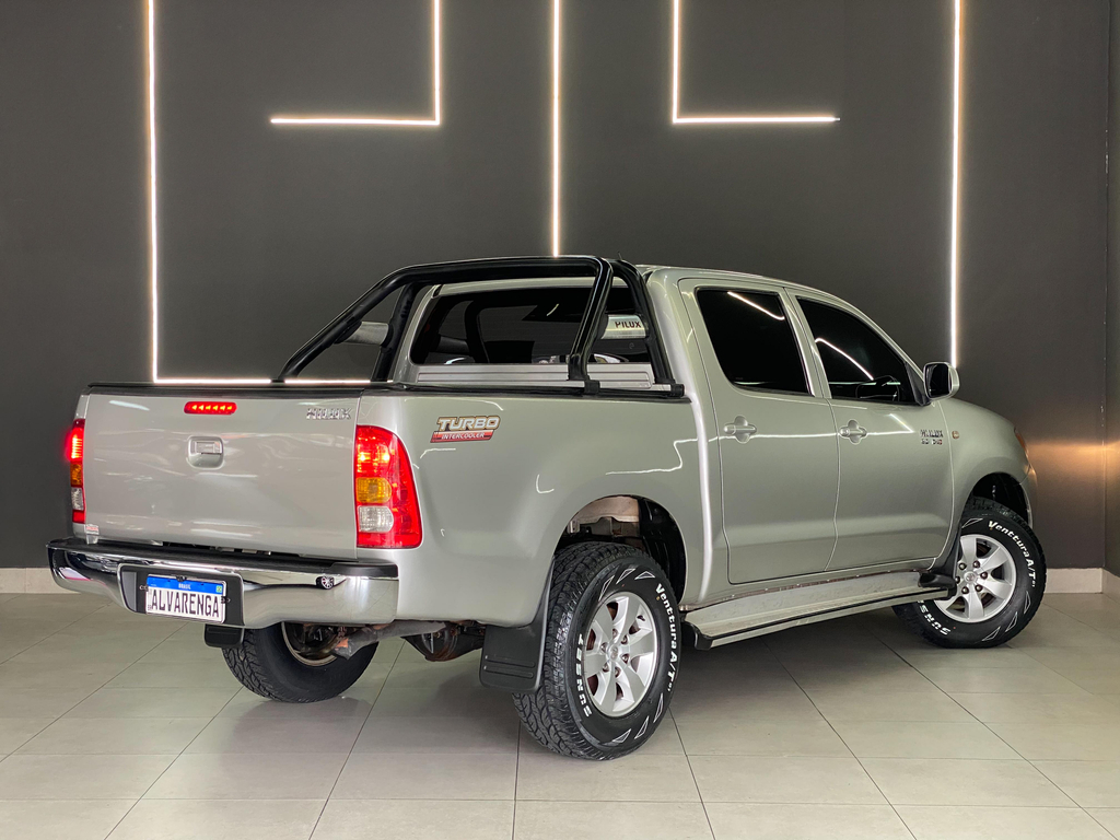 Toyota Hilux Cabine Dupla Prata