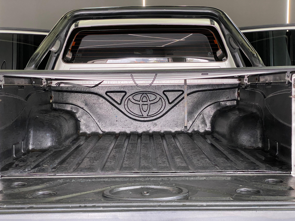 Toyota Hilux Cabine Dupla Prata