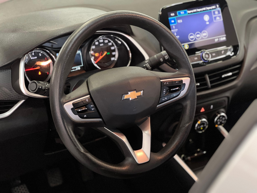Chevrolet Onix Sedan Prata