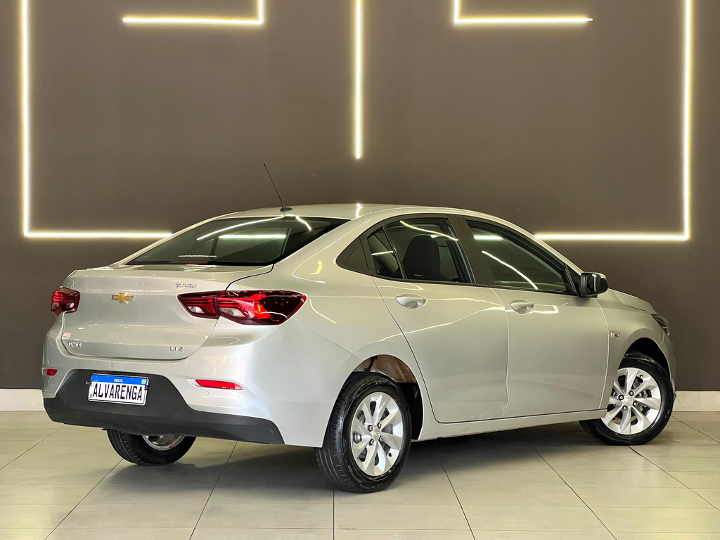 Chevrolet Onix Sedan Prata