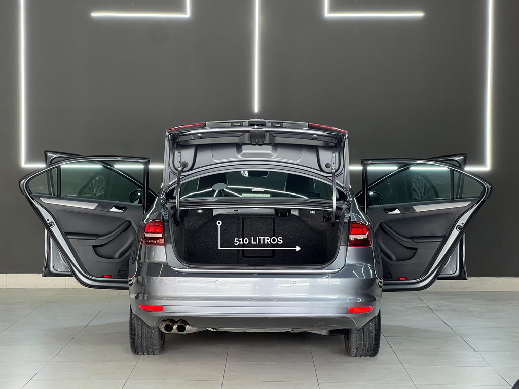 Volkswagen Jetta Cinza