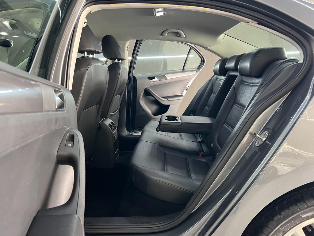 Volkswagen Jetta Cinza